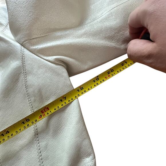 Vintage Womans WILSONS LEATHER White and Pink Feminine Leather Jacket Size Med - Picture 5 of 6